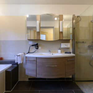 Zimmer 7 Bad mit Badewanne